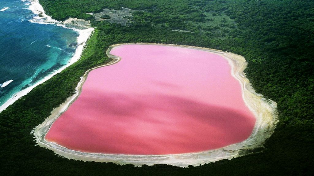 Hillier Lake, Australia | Image via Thousandwonders.net